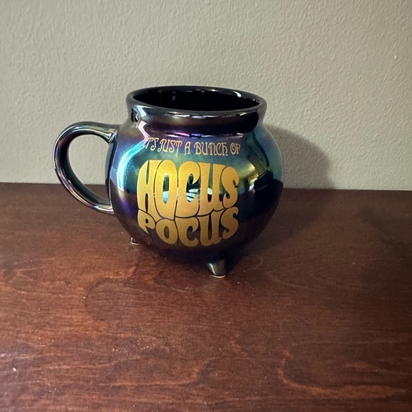 Hocus Pocus Cauldron Mug - Picture 4 of 6